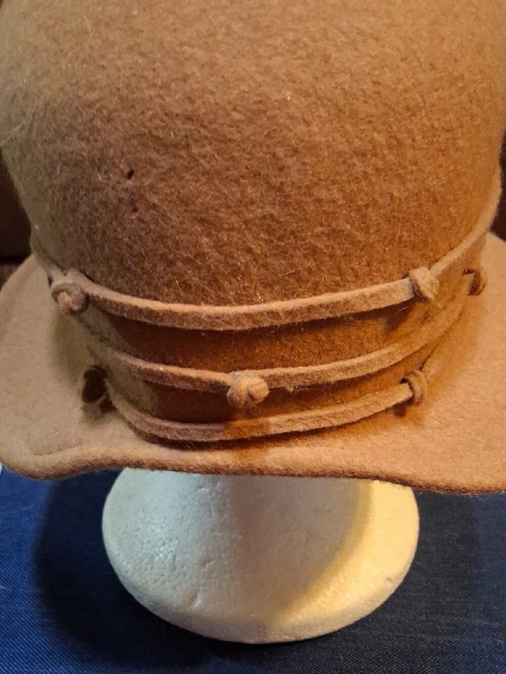 Vintage Women's Cloche Hat in Camel Brown - Picture 3 of 3